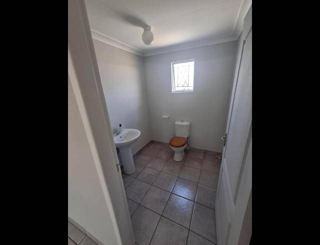 BUSINESS PROPERTY TO RENT IN POMONA